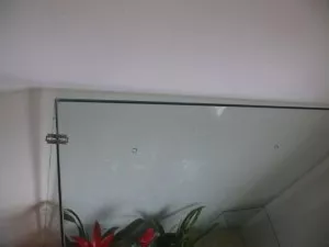 Bylo nutné sundat horní sklo a vytvořit lepší větrání